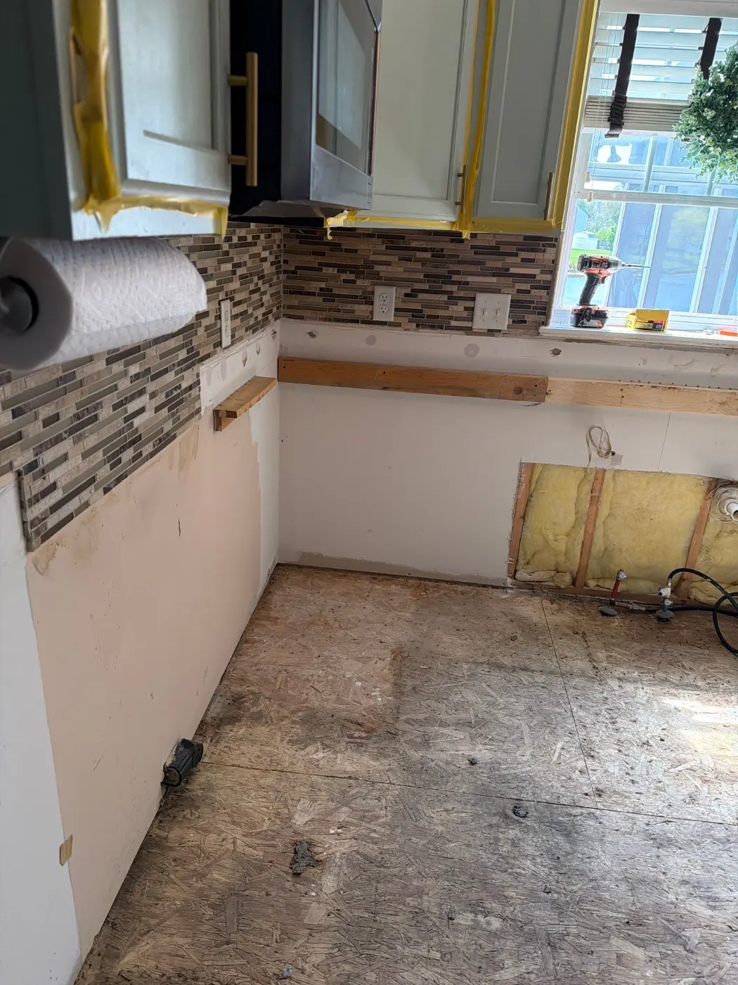 Containment setup for mold remediation in Village of West Clay home